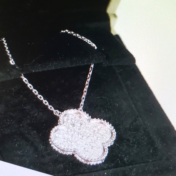 "" Diamond Alahambra Style Necklace necklace - Picture 5 of 6